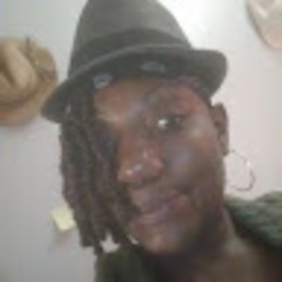 Meet your Posher, Stacie - Picture 1 of 1